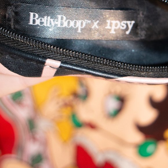 Betty Boop x Ipsy Sequined Cosmetic Bag Clutch - Picture 4 of 4